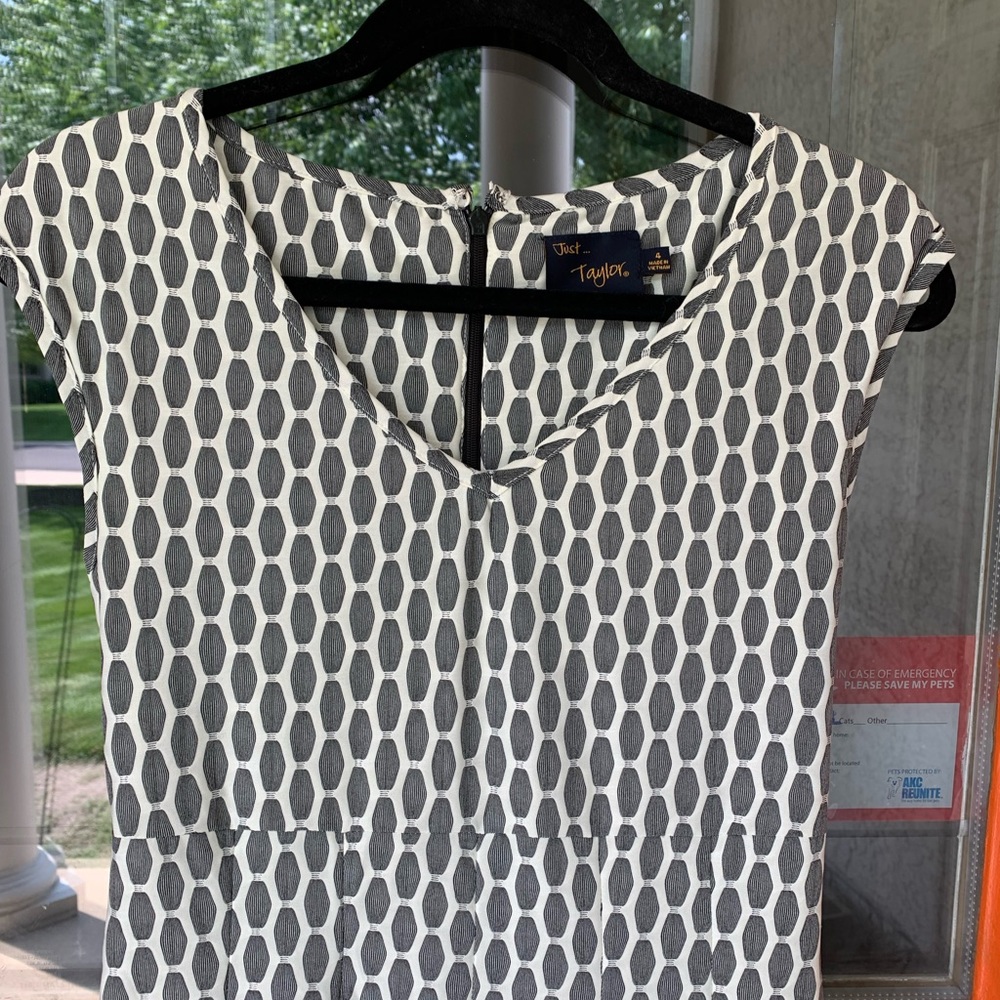 Just Taylor grey and off white dress.